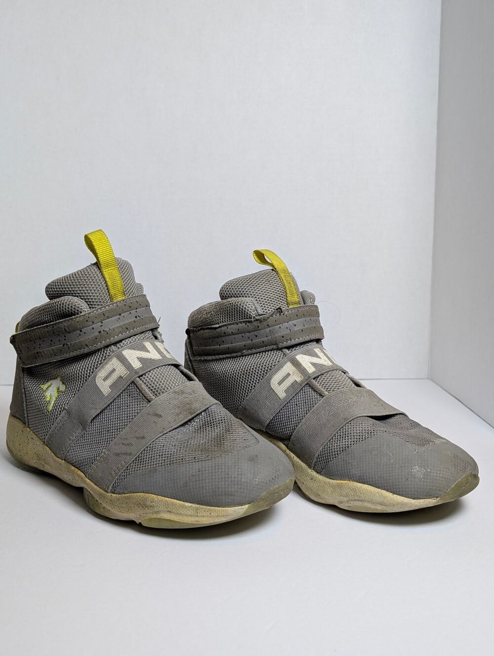 AND1 Boys Size 6 Grey Yellow Mid Top Basketball Shoes Sneaker BMAN29ES310